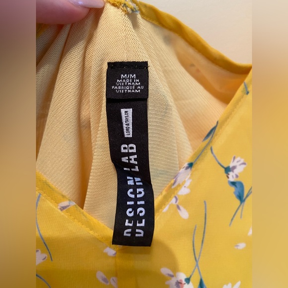 Design Lab Floral Blouse - Picture 3 of 4